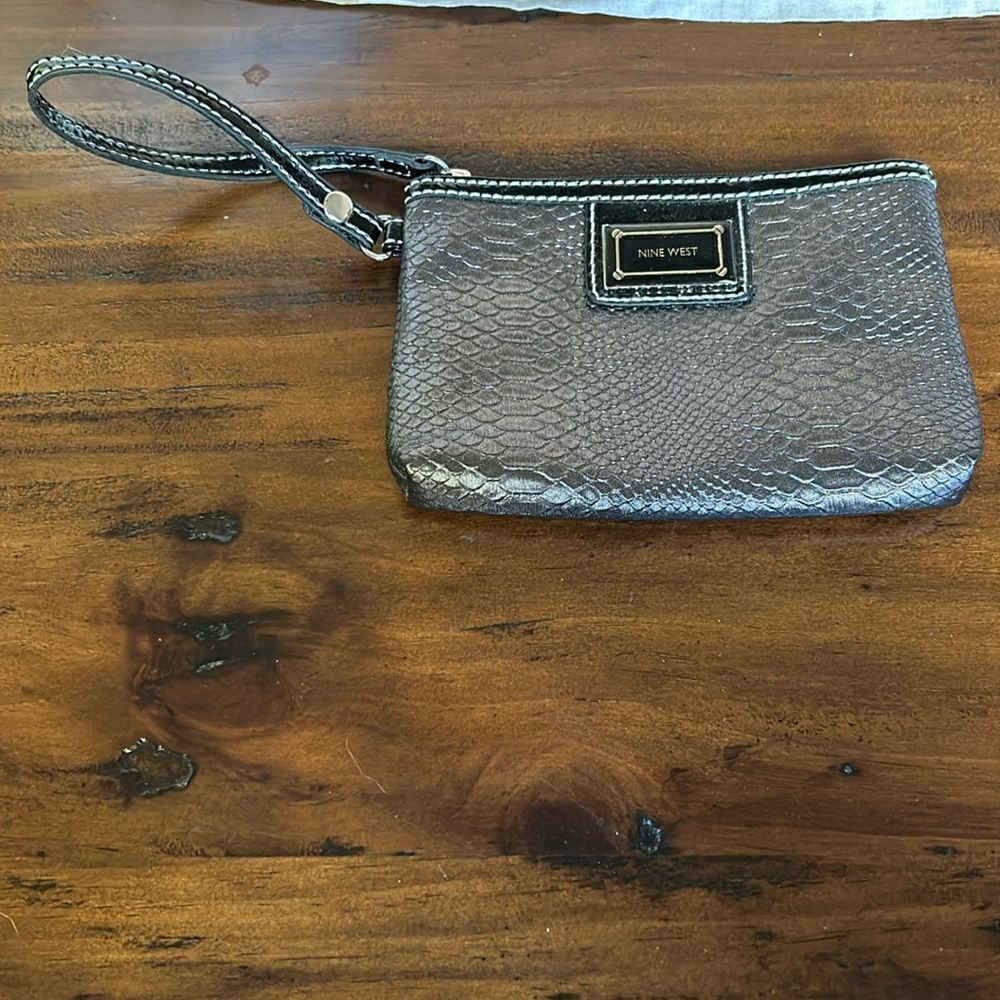 Nine wear wristlet impeccable condition faux snake leather gray and black